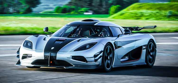 Koenigsegg One - de bästa dyra bilarna i världen